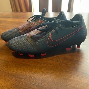 ⚽️NEW NIKE PHANTOM VENOM SOCCER CLEATS Outdoor size 5.5